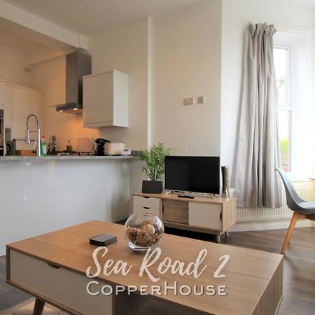 Beautiful Apartments On The Sea Front - Sea Road 2 フェリックストウ エクステリア 写真