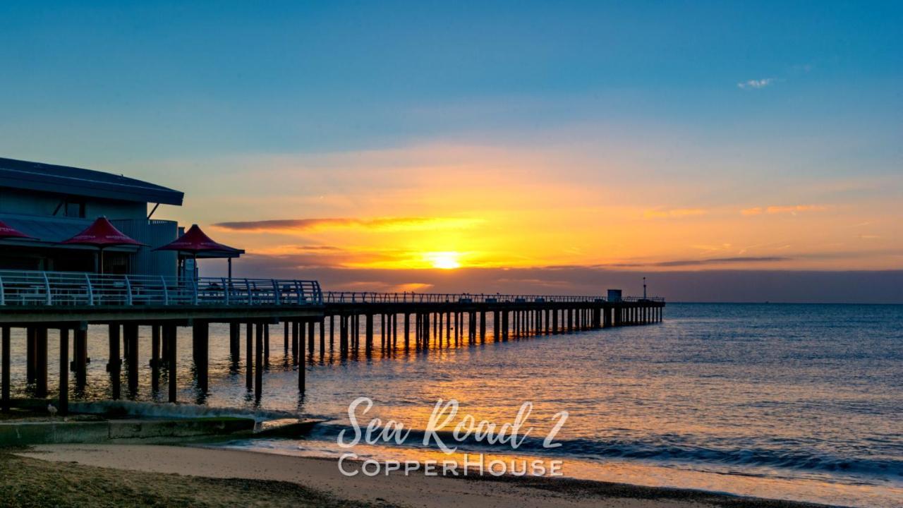 Beautiful Apartments On The Sea Front - Sea Road 2 フェリックストウ エクステリア 写真