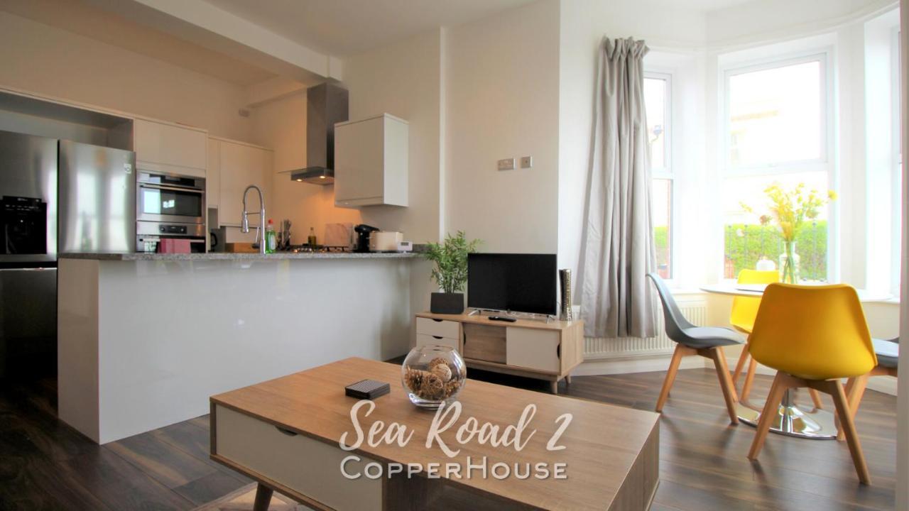 Beautiful Apartments On The Sea Front - Sea Road 2 フェリックストウ エクステリア 写真