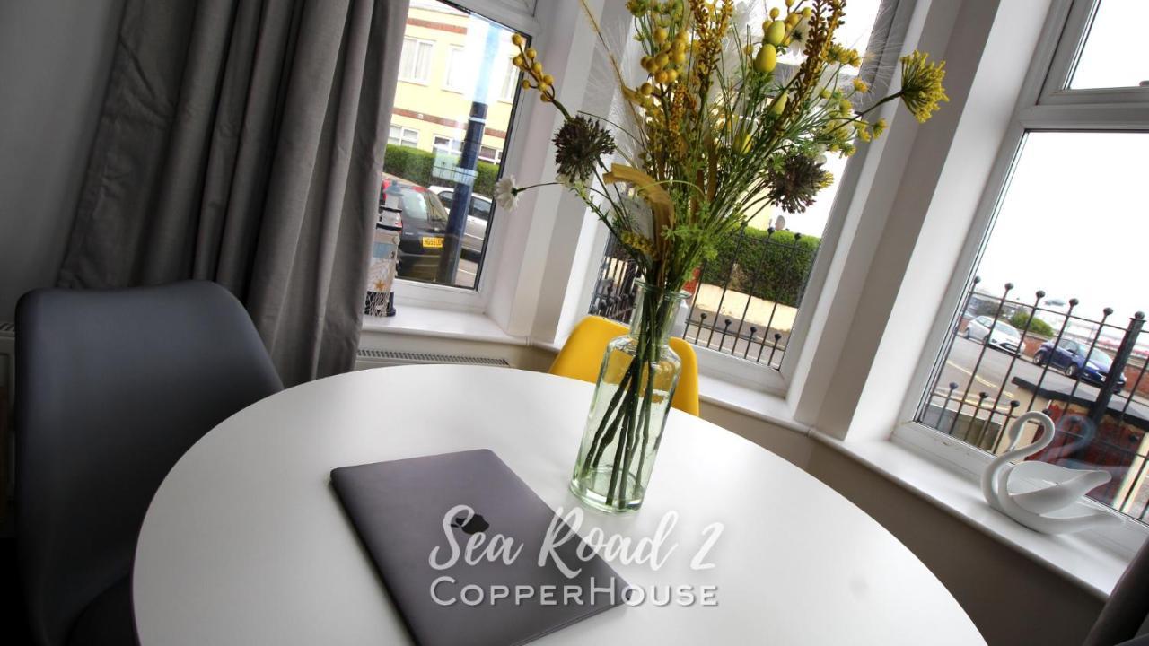 Beautiful Apartments On The Sea Front - Sea Road 2 フェリックストウ エクステリア 写真