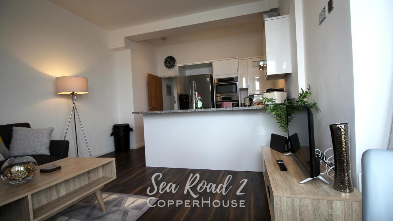 Beautiful Apartments On The Sea Front - Sea Road 2 フェリックストウ エクステリア 写真